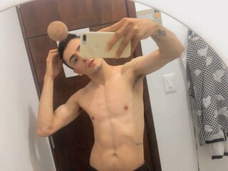 CharlieTyler camshow anal online