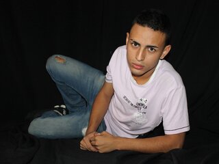ThomasKing shows real camshow